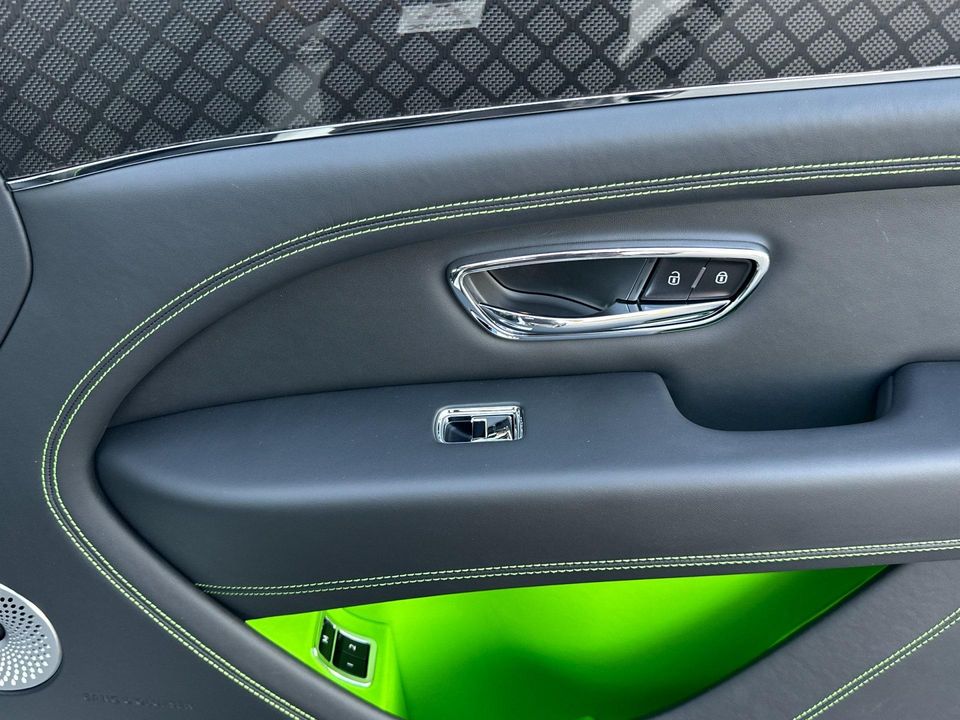 2025 Bentley Bentayga