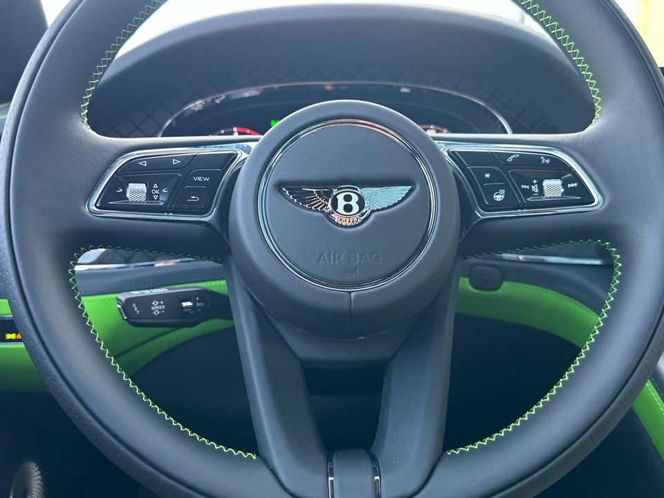 2025 Bentley Bentayga