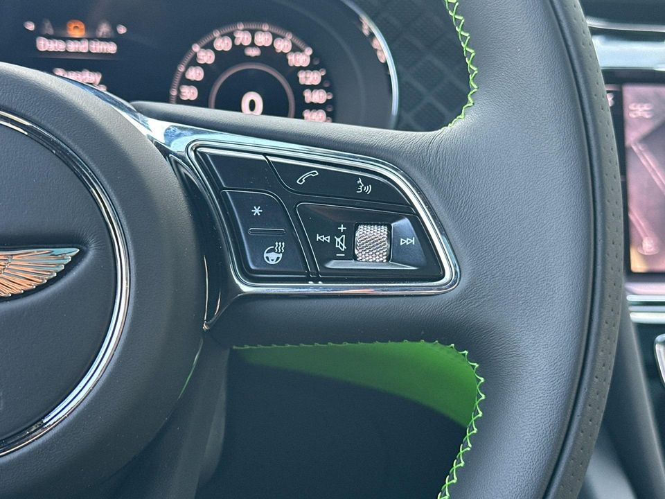 2025 Bentley Bentayga