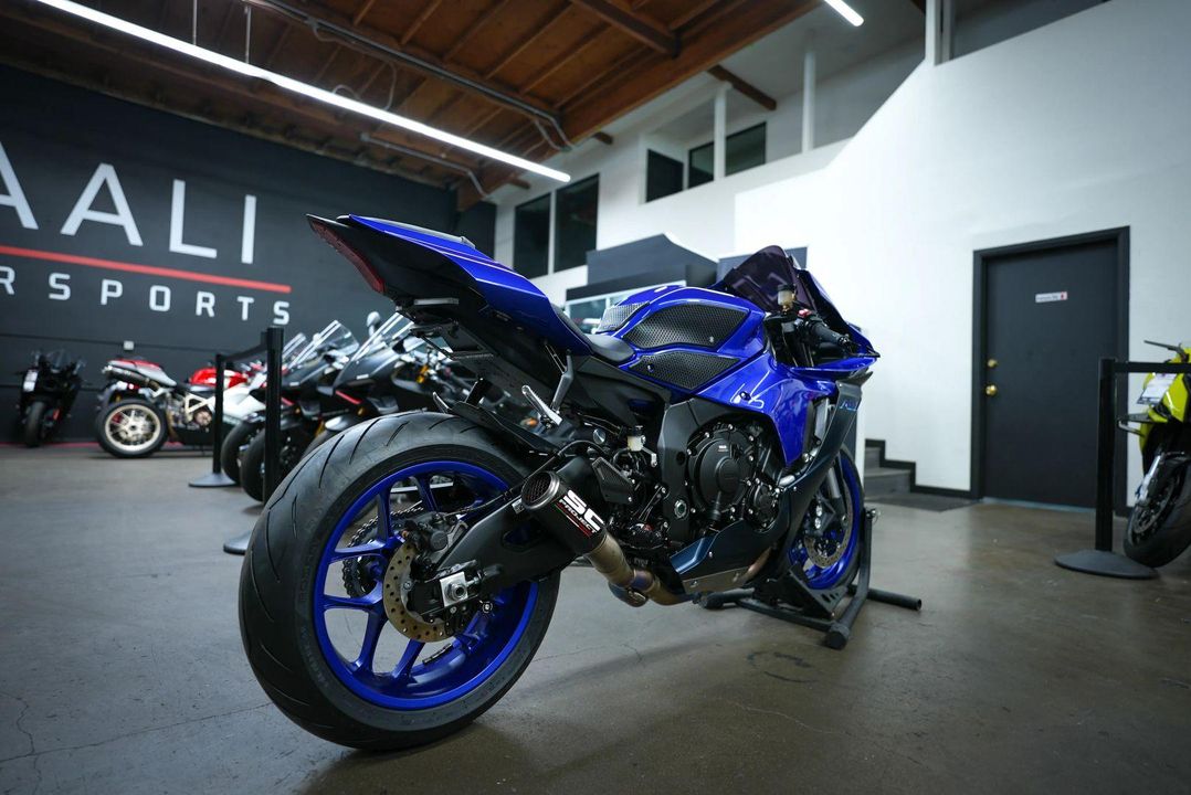 2023 Yamaha YZF-R1