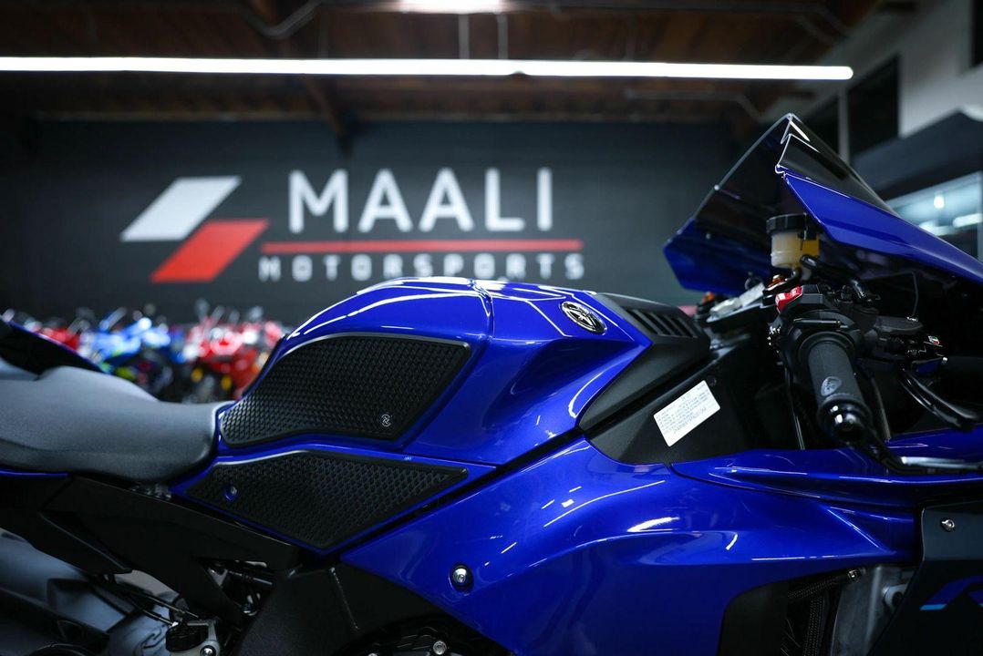 2023 Yamaha YZF-R1