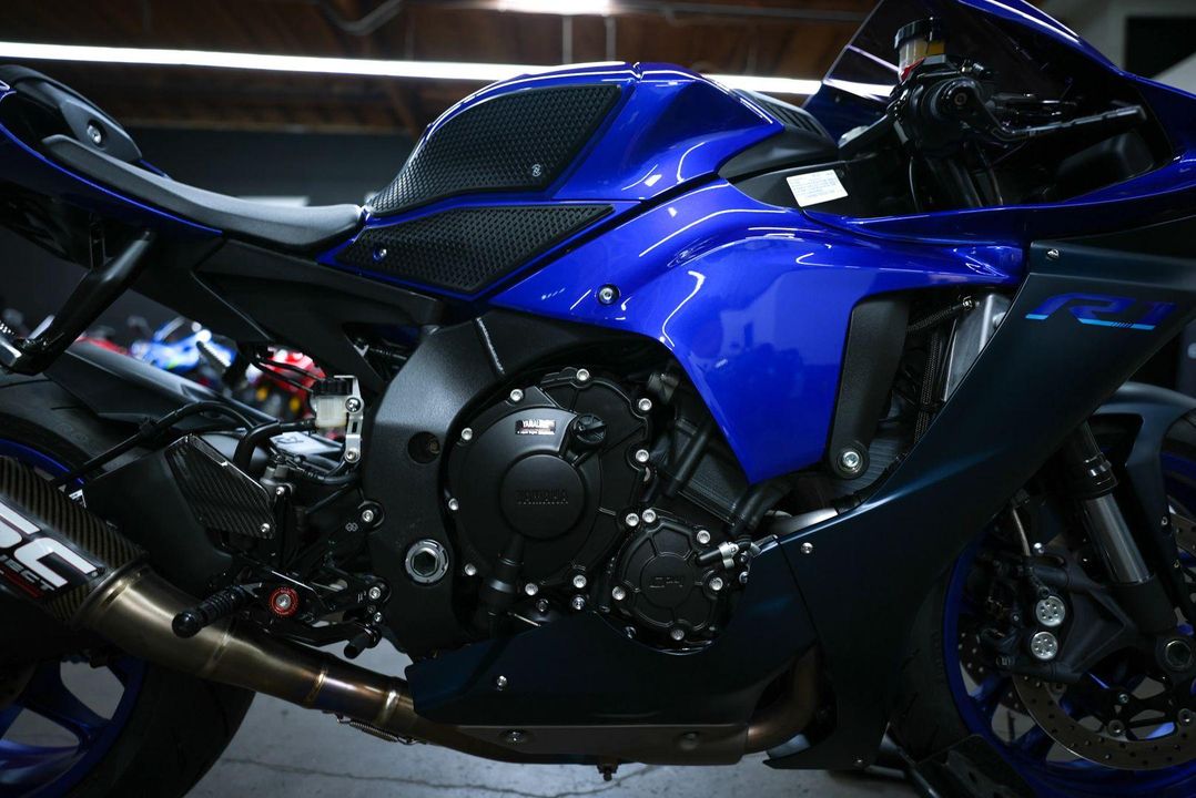 2023 Yamaha YZF-R1