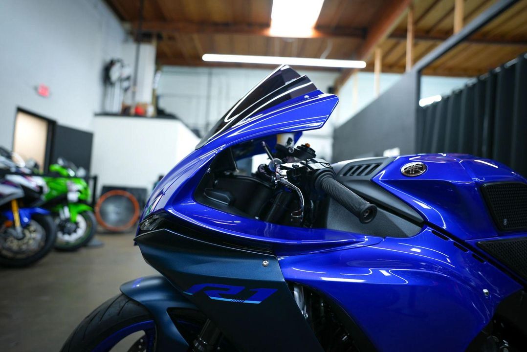 2023 Yamaha YZF-R1