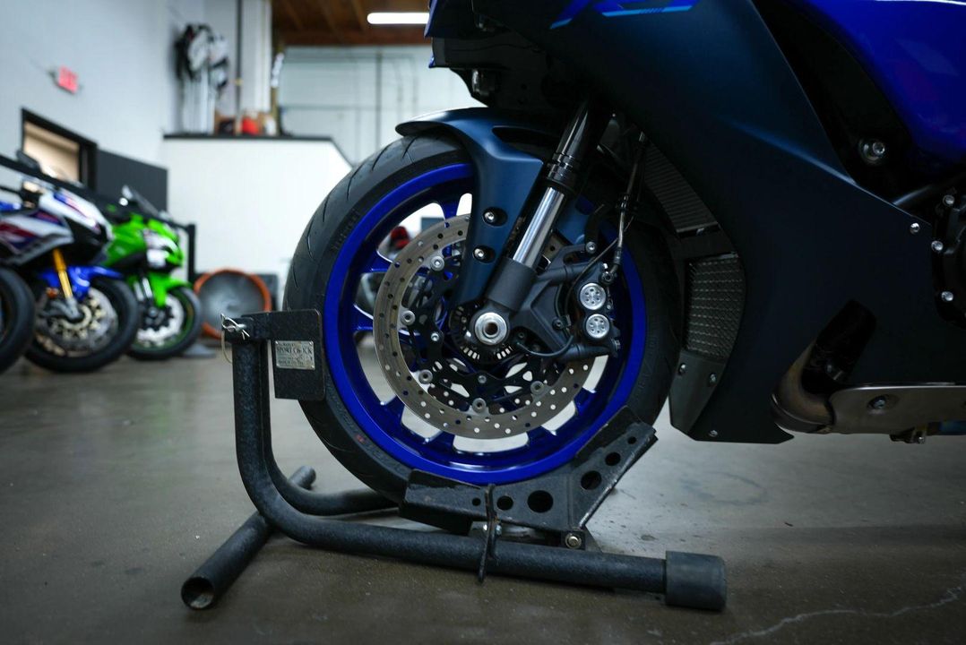 2023 Yamaha YZF-R1