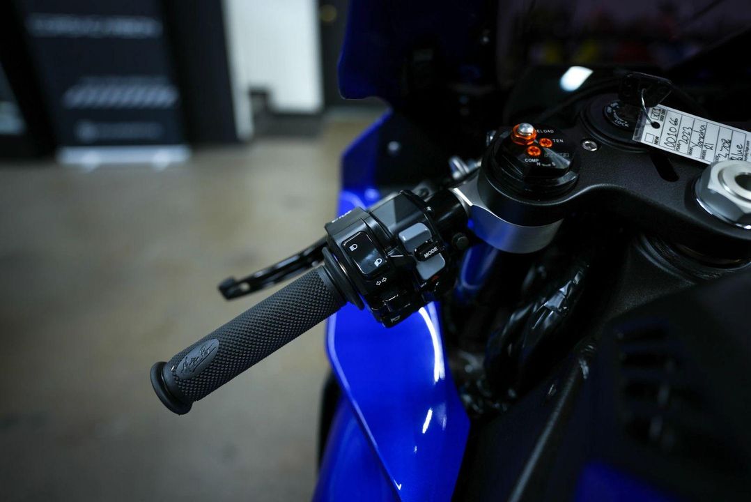 2023 Yamaha YZF-R1
