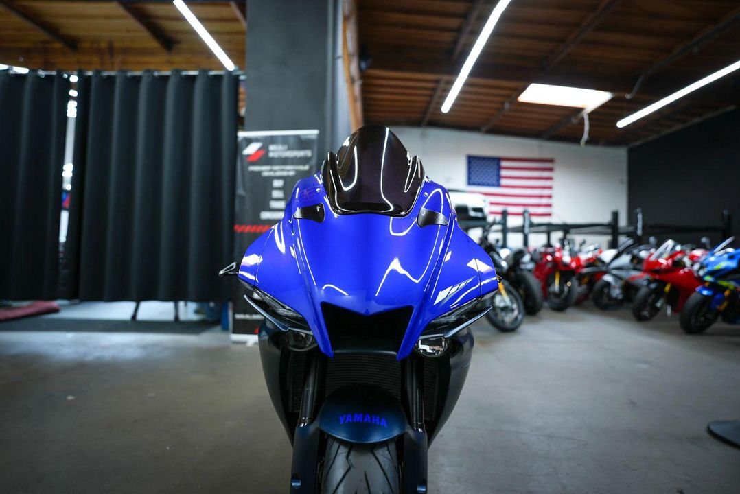 2023 Yamaha YZF-R1