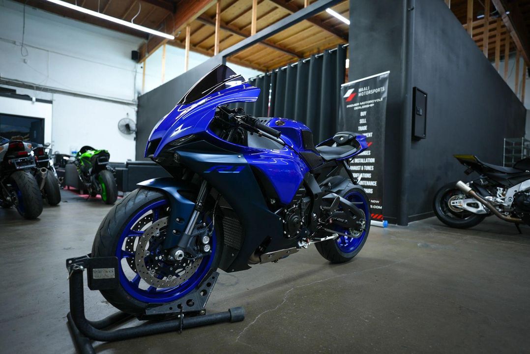 2023 Yamaha YZF-R1