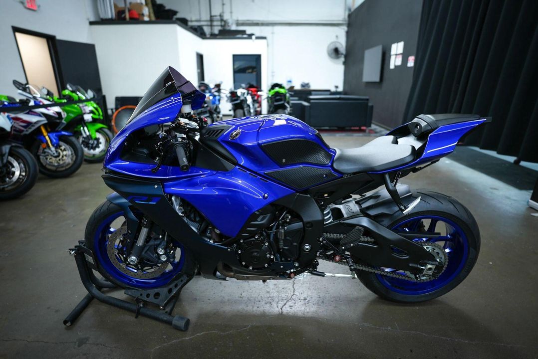 2023 Yamaha YZF-R1