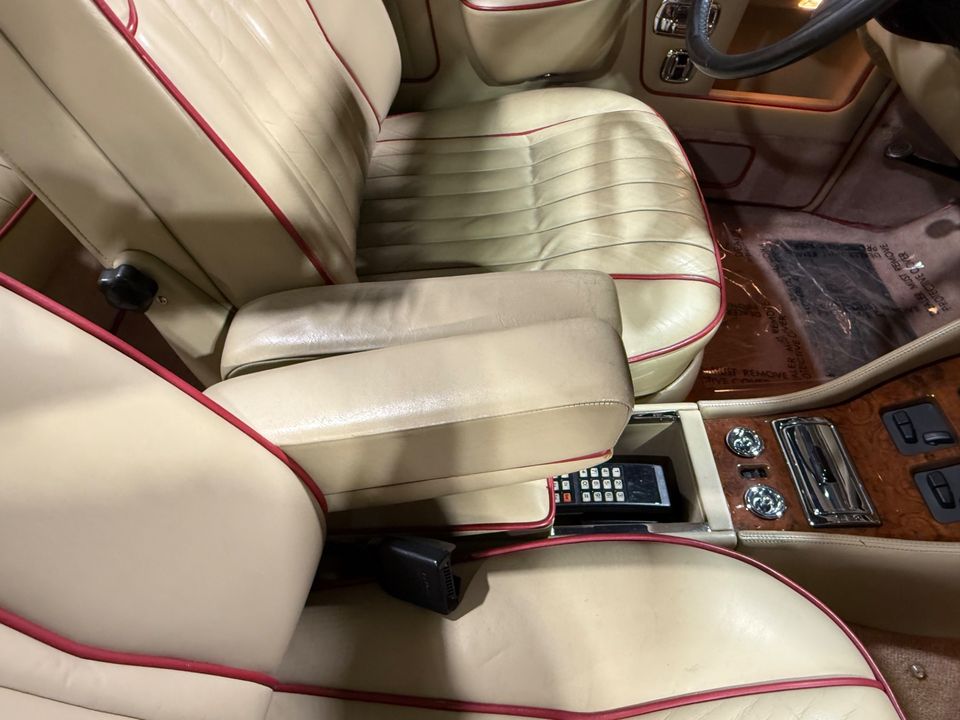1988 ROLLS-ROYCE CORNICHE II