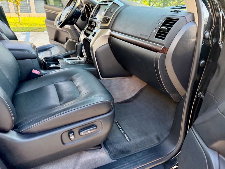 2013 Toyota Land Cruiser 200 SERIES EXCEPTIONAL