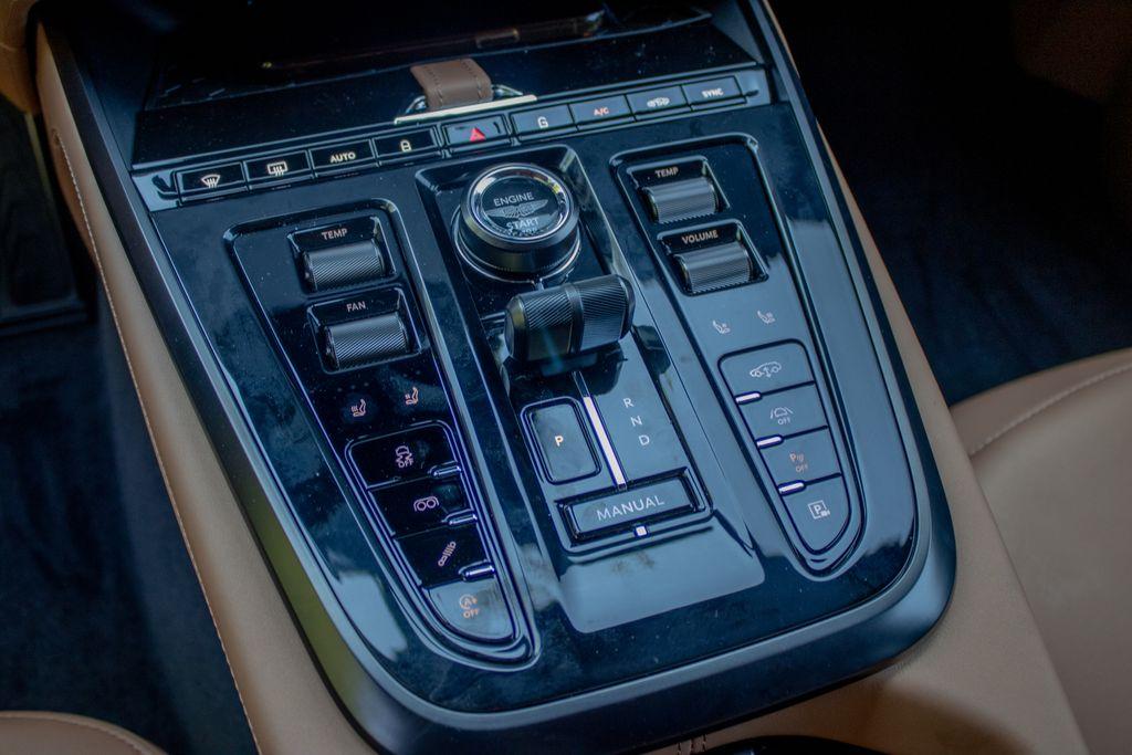 2026 Aston Martin DBX