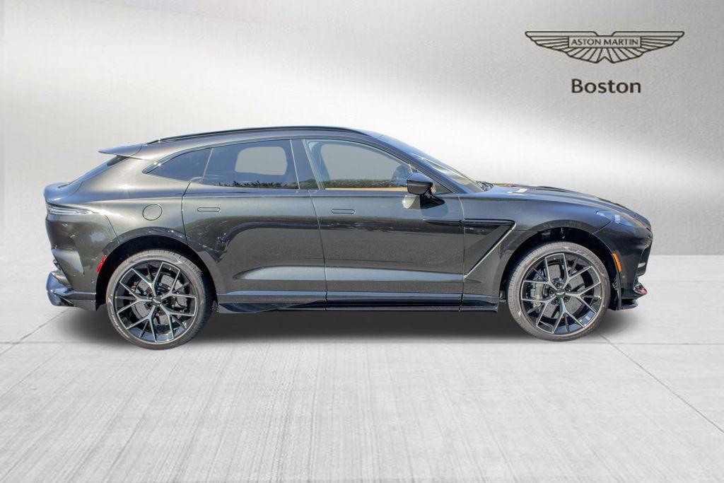 2026 Aston Martin DBX