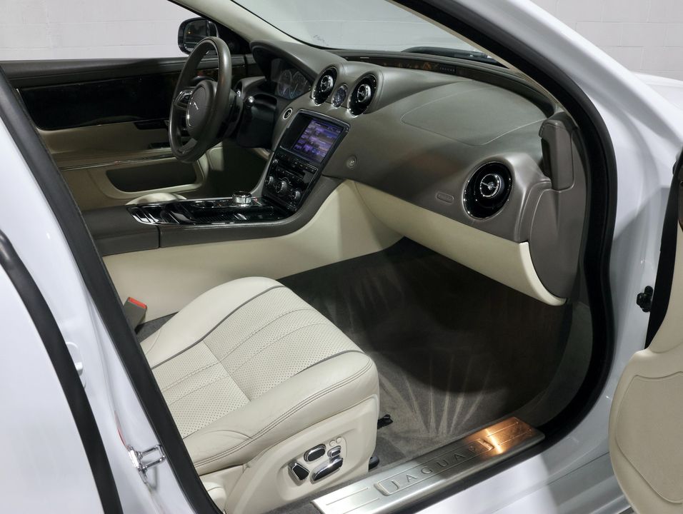2013 Jaguar XJ