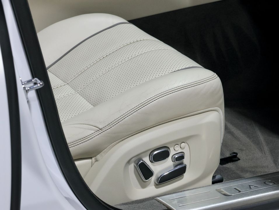 2013 Jaguar XJ