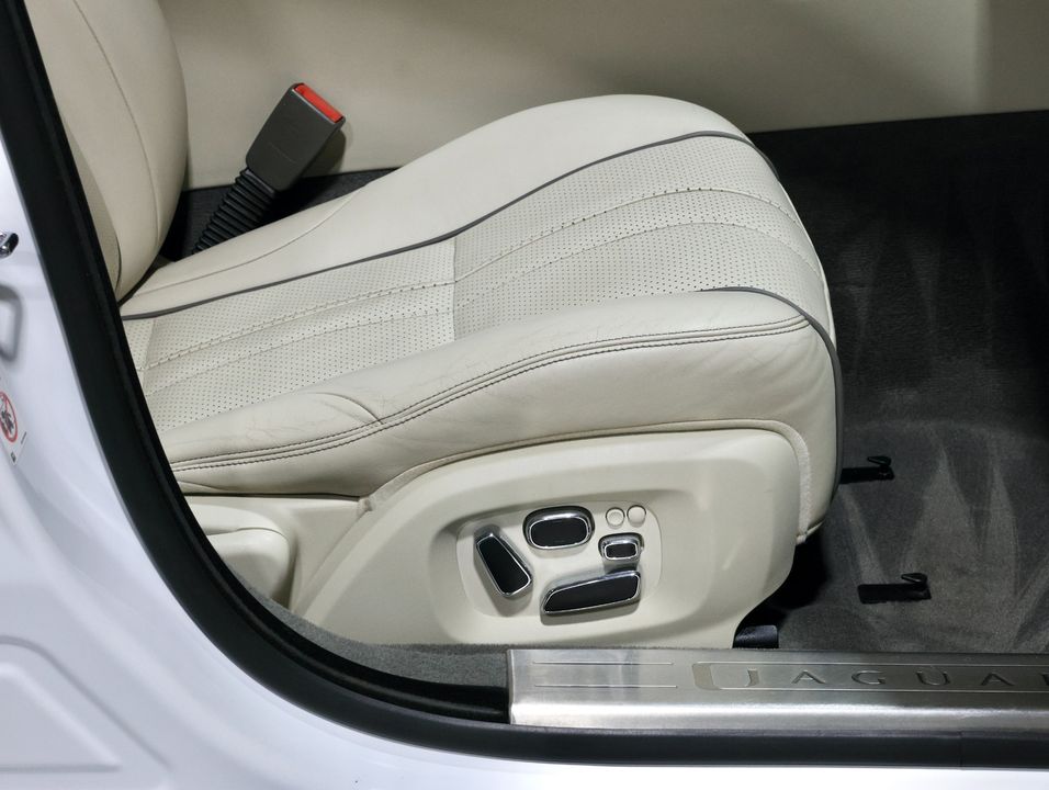 2013 Jaguar XJ