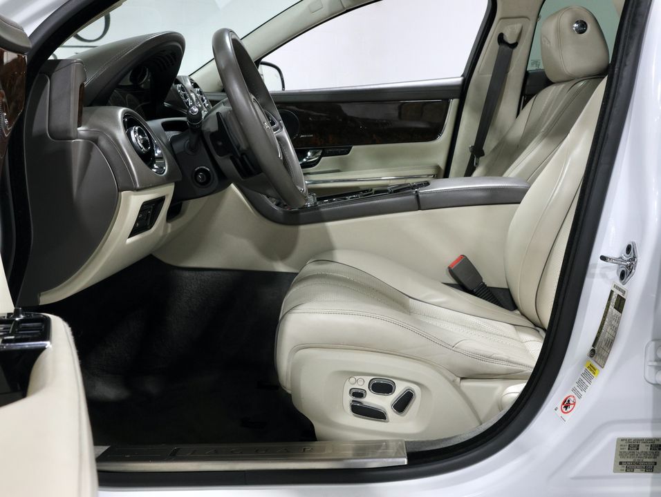 2013 Jaguar XJ