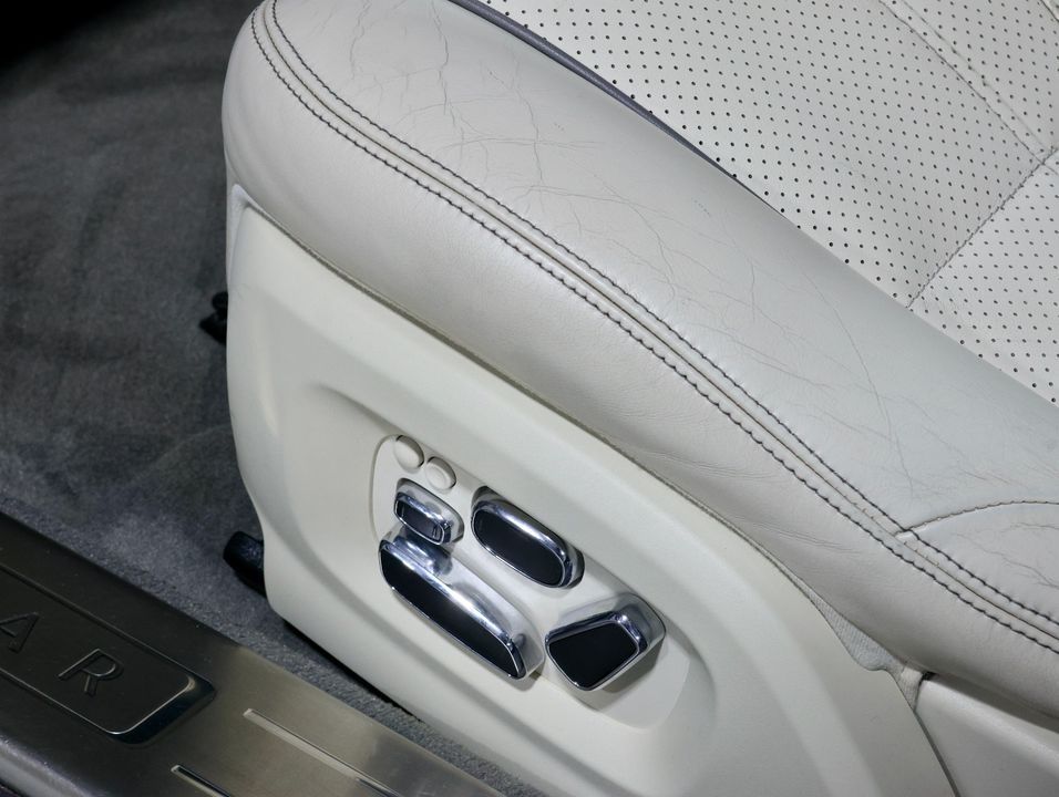 2013 Jaguar XJ