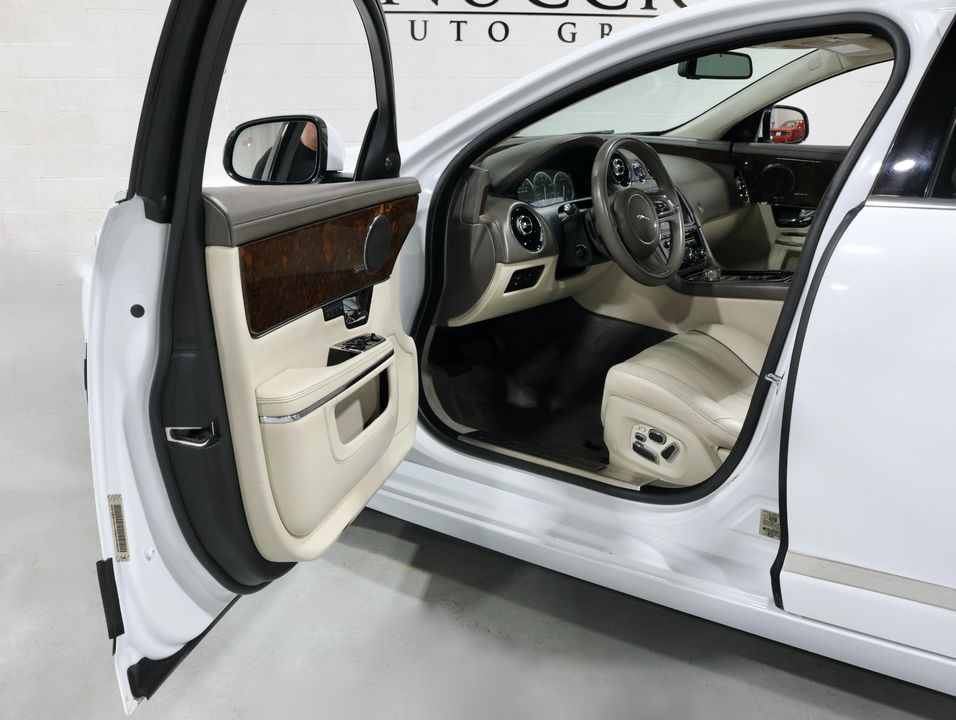 2013 Jaguar XJ