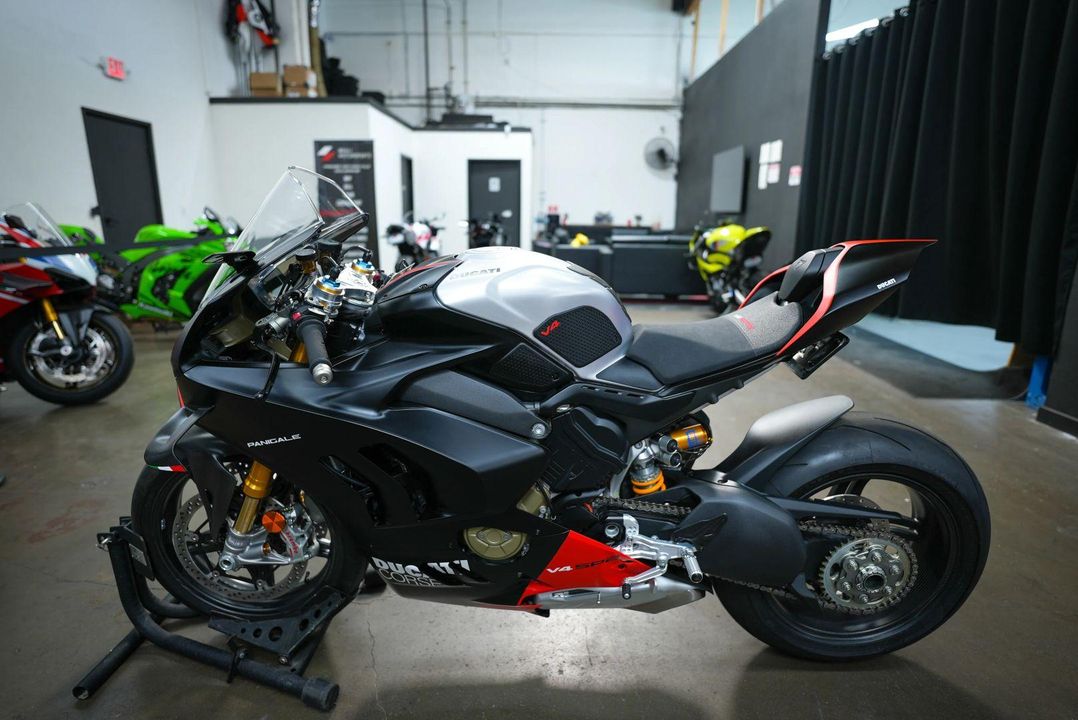 2023 Ducati Panigale V4 SP2