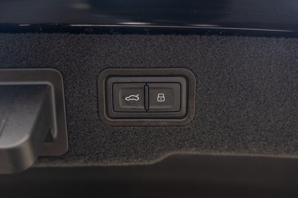 2023 Audi S8