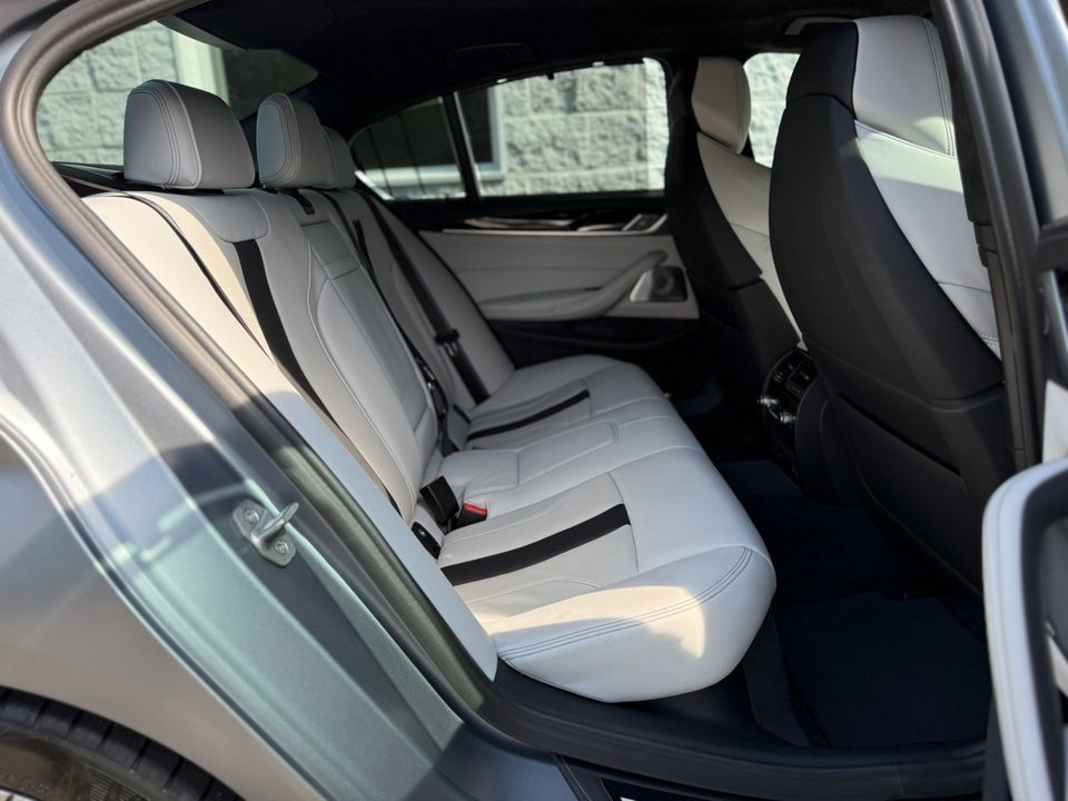 2022 BMW M5