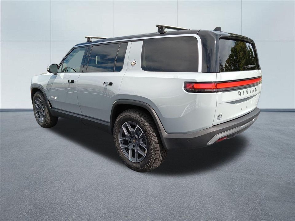 2024 Rivian R1S