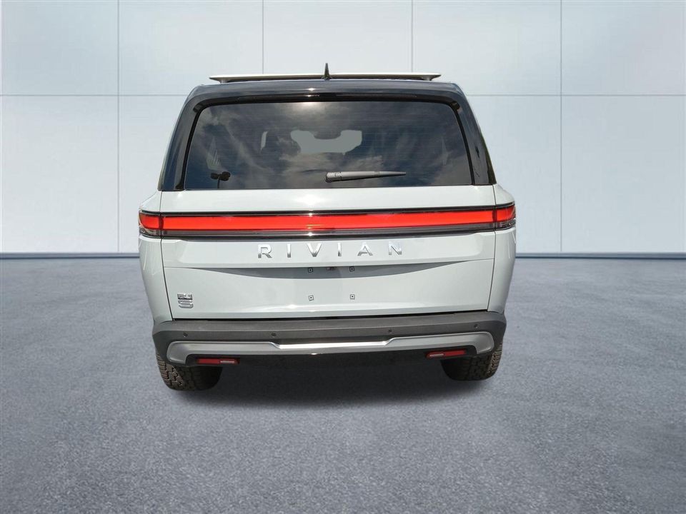 2024 Rivian R1S