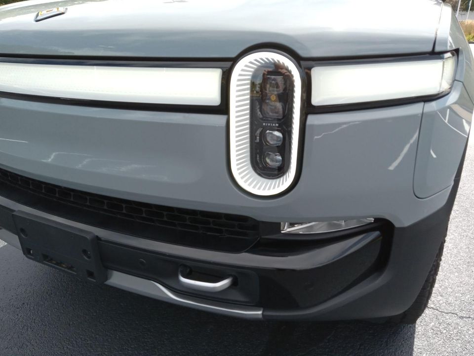 2024 Rivian R1S