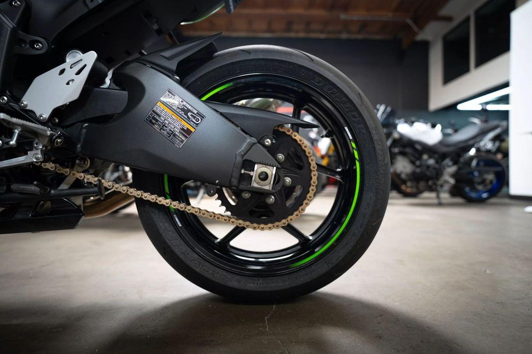 2025 Kawasaki ZX636KSFAL Ninja ZX-6R KRT