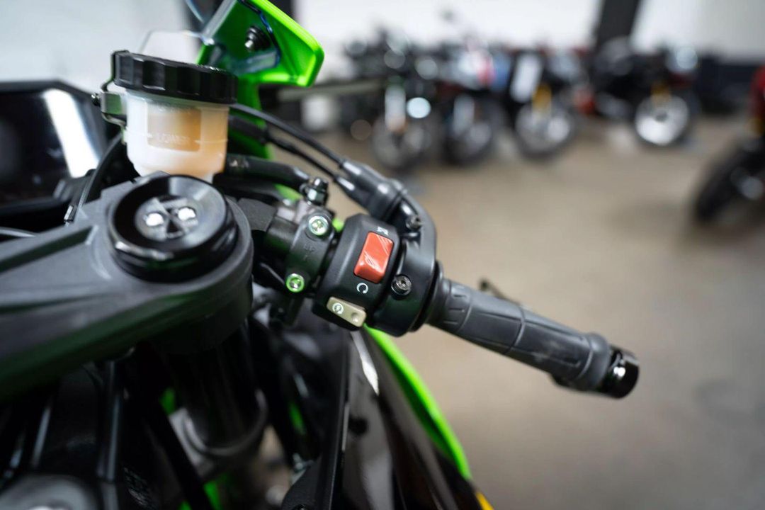 2025 Kawasaki ZX636KSFAL Ninja ZX-6R KRT