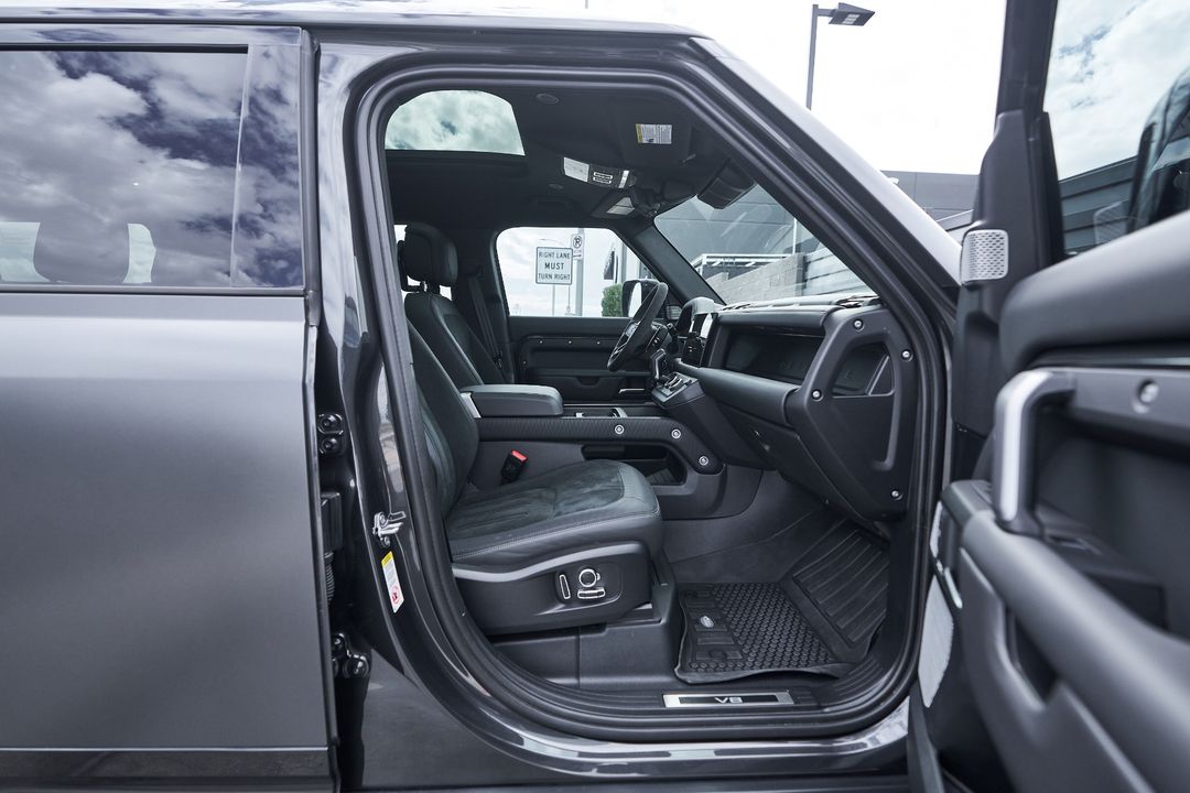 2024 Land Rover Defender 130