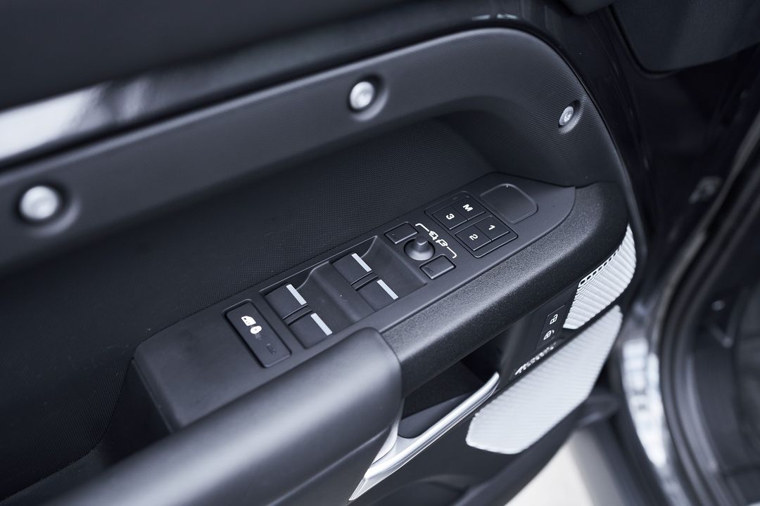 2024 Land Rover Defender 130