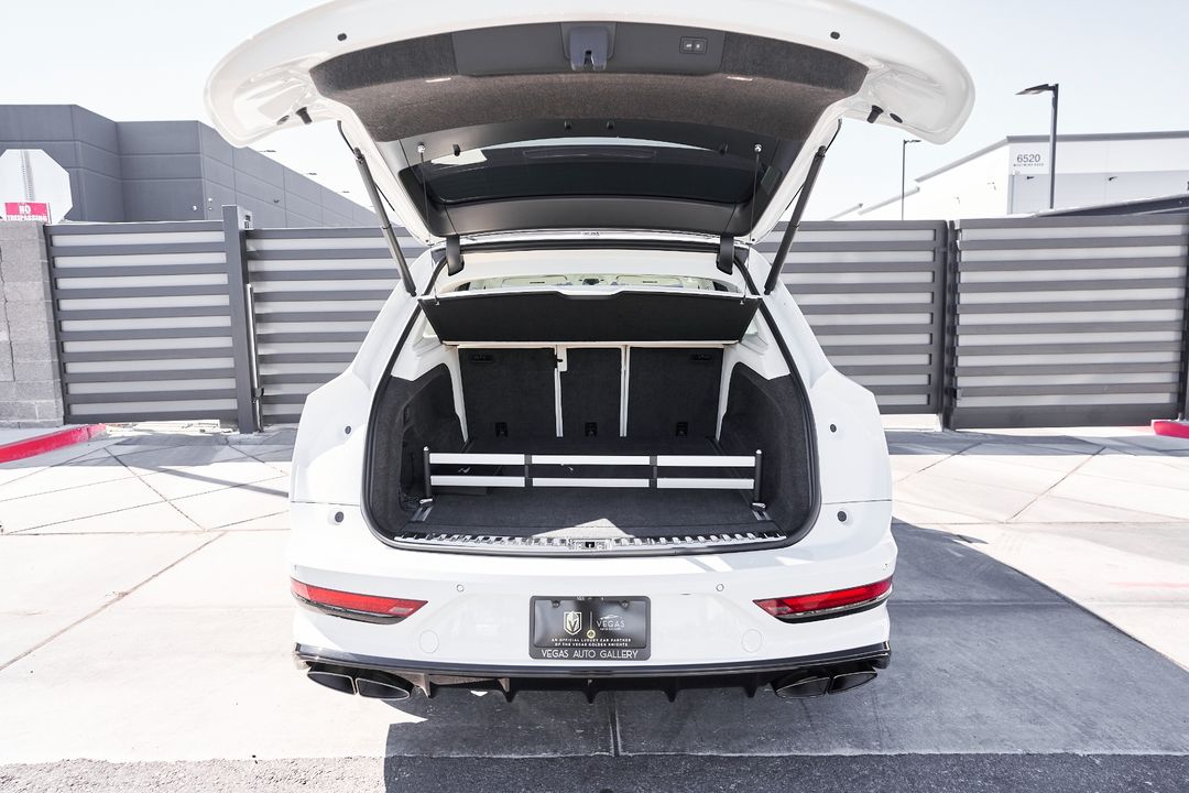 2024 Bentley Bentayga Hybrid