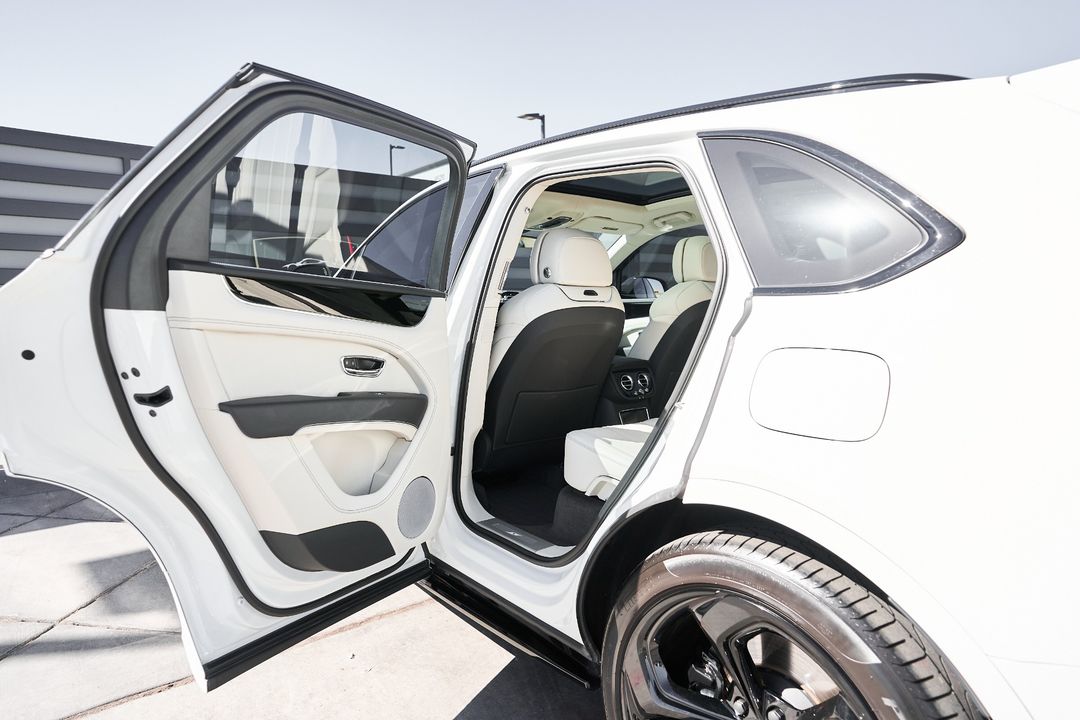 2024 Bentley Bentayga Hybrid