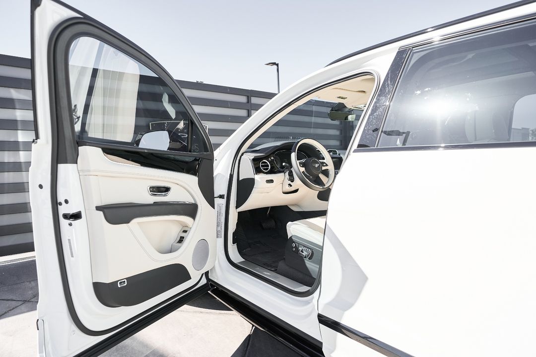 2024 Bentley Bentayga Hybrid