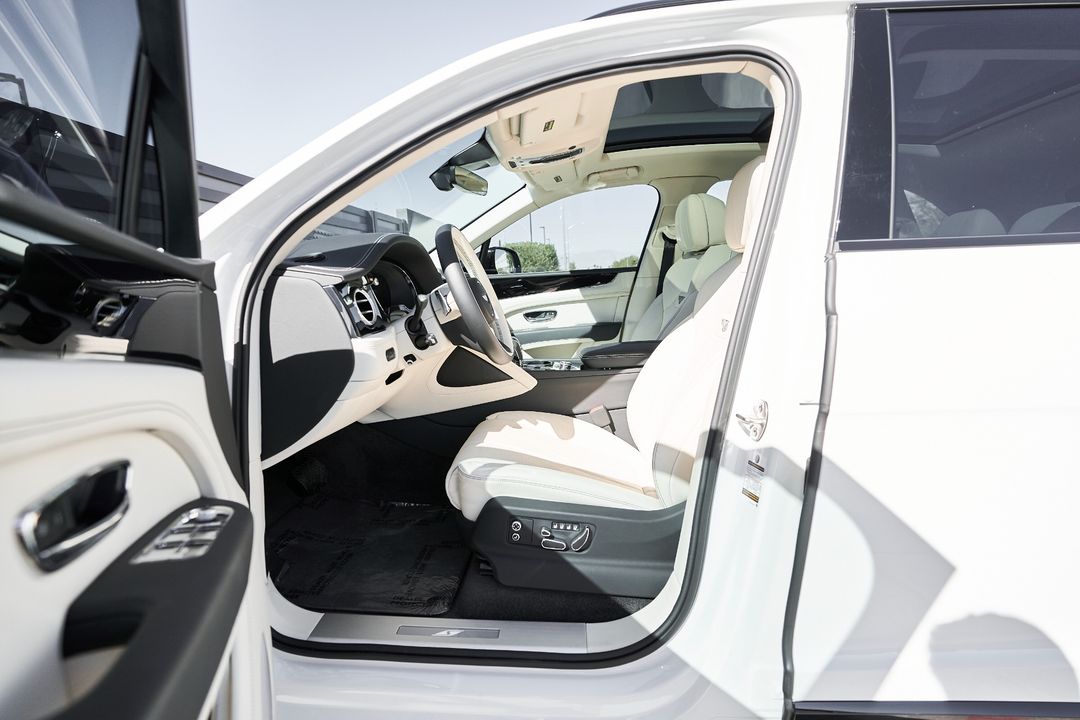 2024 Bentley Bentayga Hybrid