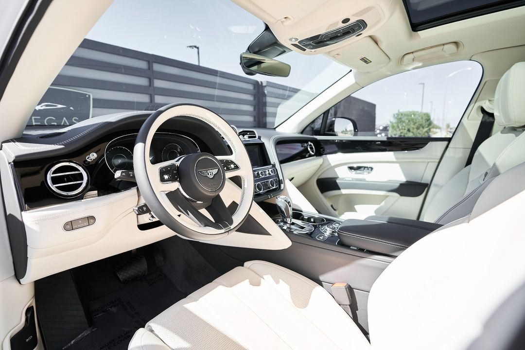 2024 Bentley Bentayga Hybrid