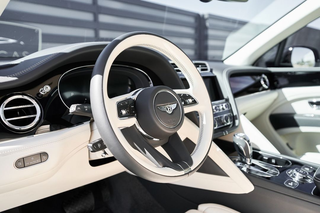 2024 Bentley Bentayga Hybrid