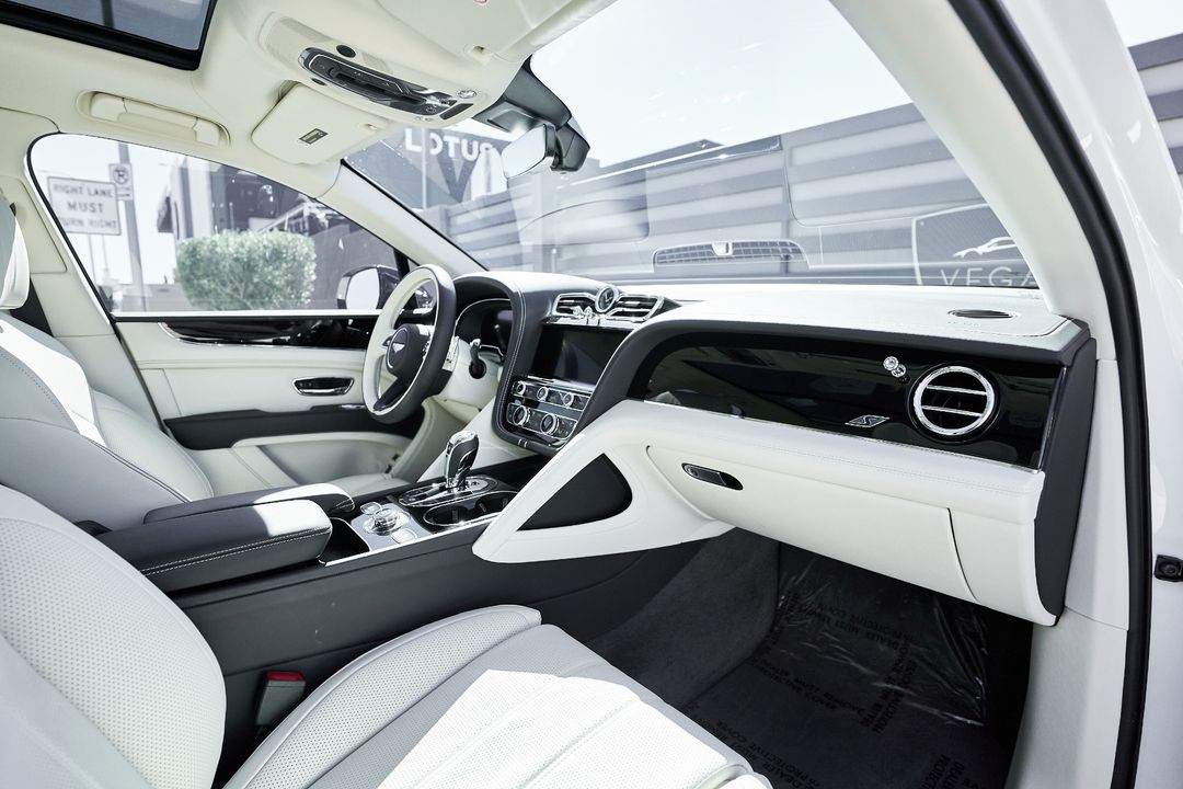 2024 Bentley Bentayga Hybrid