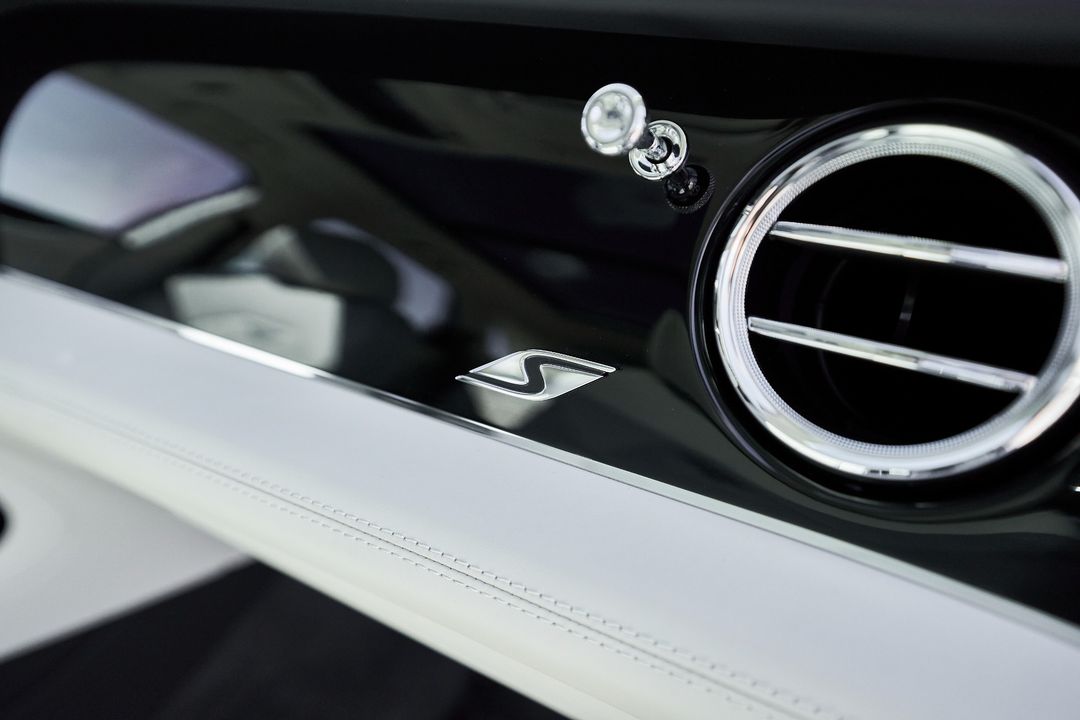 2024 Bentley Bentayga Hybrid