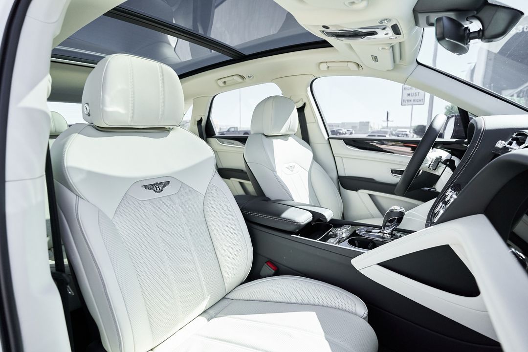 2024 Bentley Bentayga Hybrid