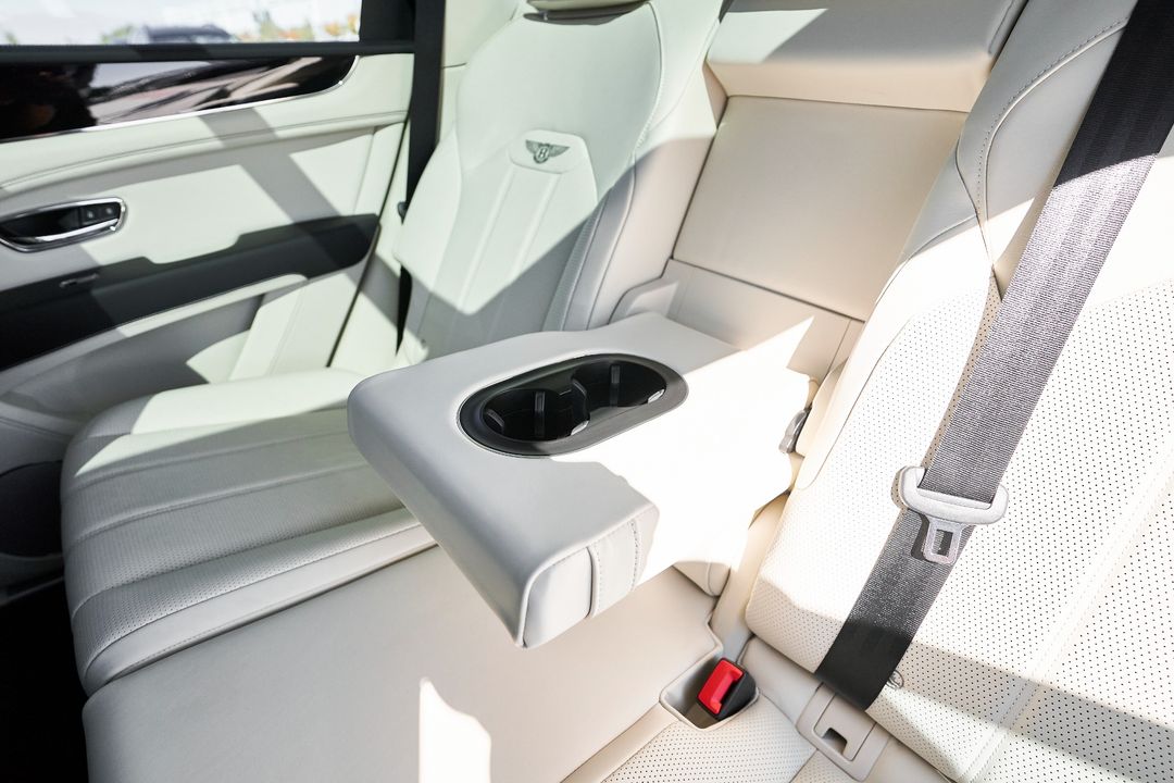2024 Bentley Bentayga Hybrid