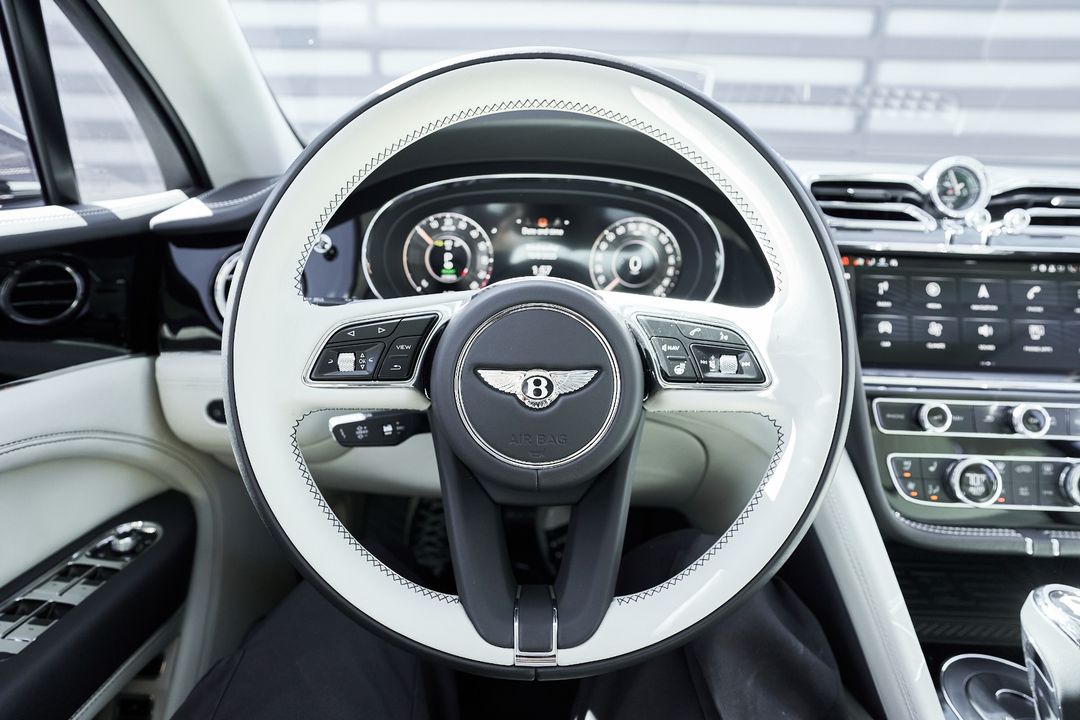 2024 Bentley Bentayga Hybrid