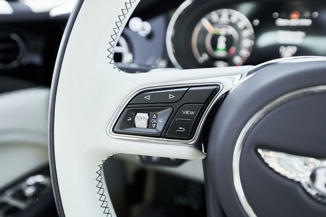 2024 Bentley Bentayga Hybrid