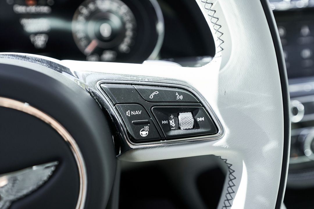 2024 Bentley Bentayga Hybrid