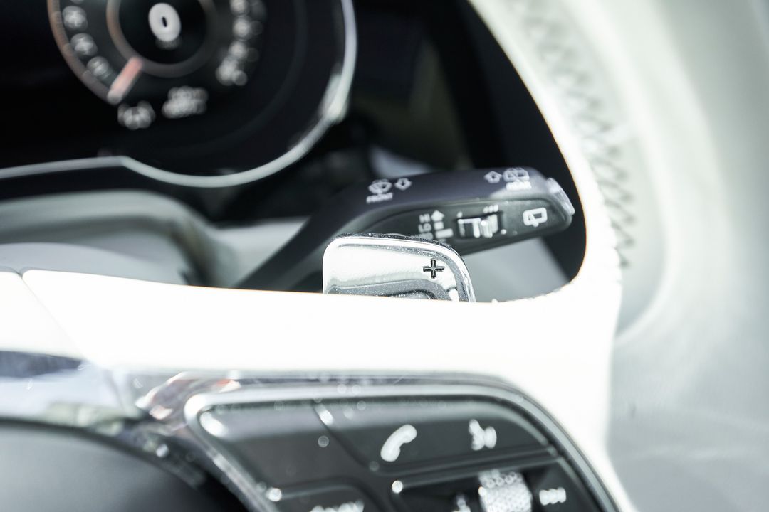 2024 Bentley Bentayga Hybrid