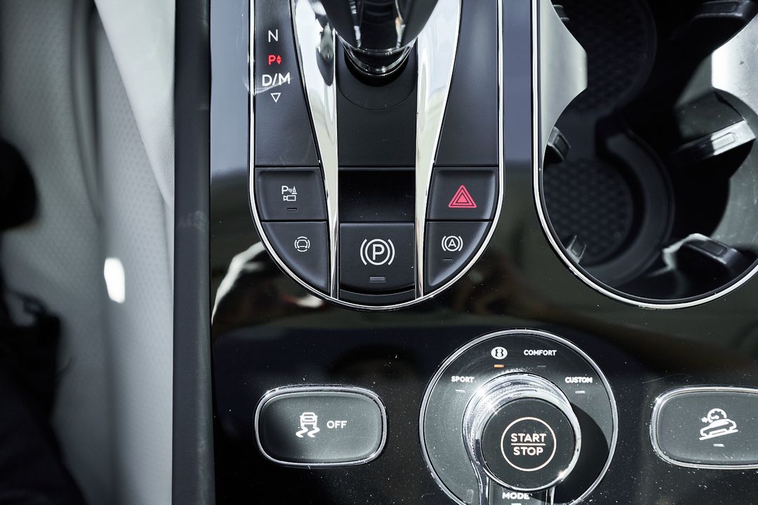 2024 Bentley Bentayga Hybrid