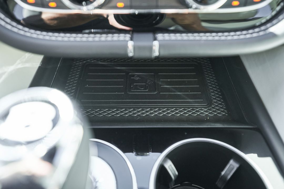 2024 Bentley Bentayga Hybrid