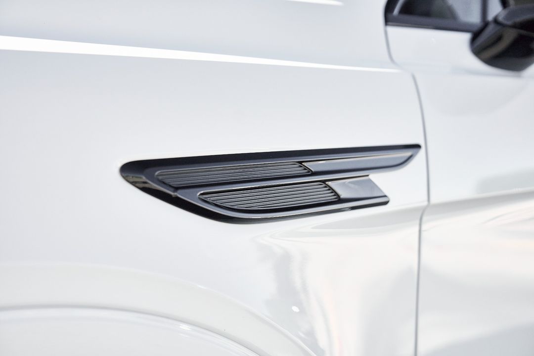 2024 Bentley Bentayga Hybrid