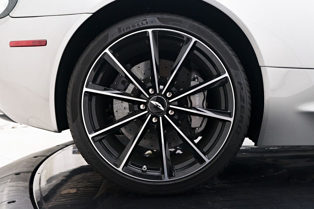 2016 Aston Martin DB9